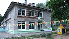 Входная группа Детский сад № 162.  Дзержинского,  18а